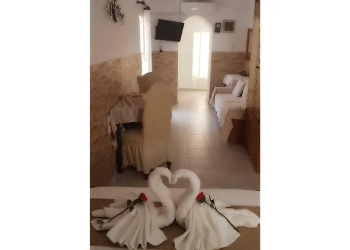Penny\'S Studio In The Heart Of Poros