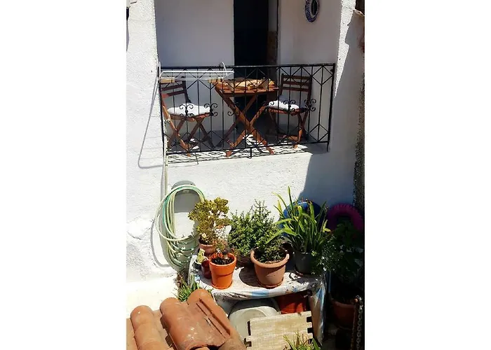 Penny\'S Studio In The Heart Of Poros